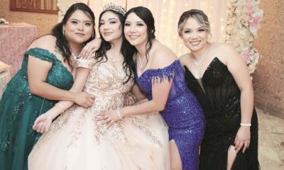 Keyra Fernanda festeja sus XV años