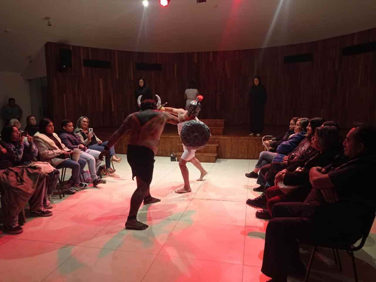 Presentan obra de teatro “Therión”