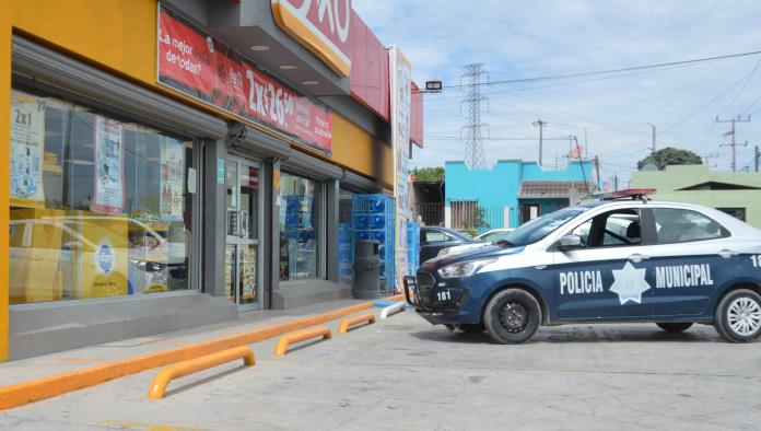 Se lleva 3500 pesos al asaltar tienda de conveniencia en la 21 de Marzo