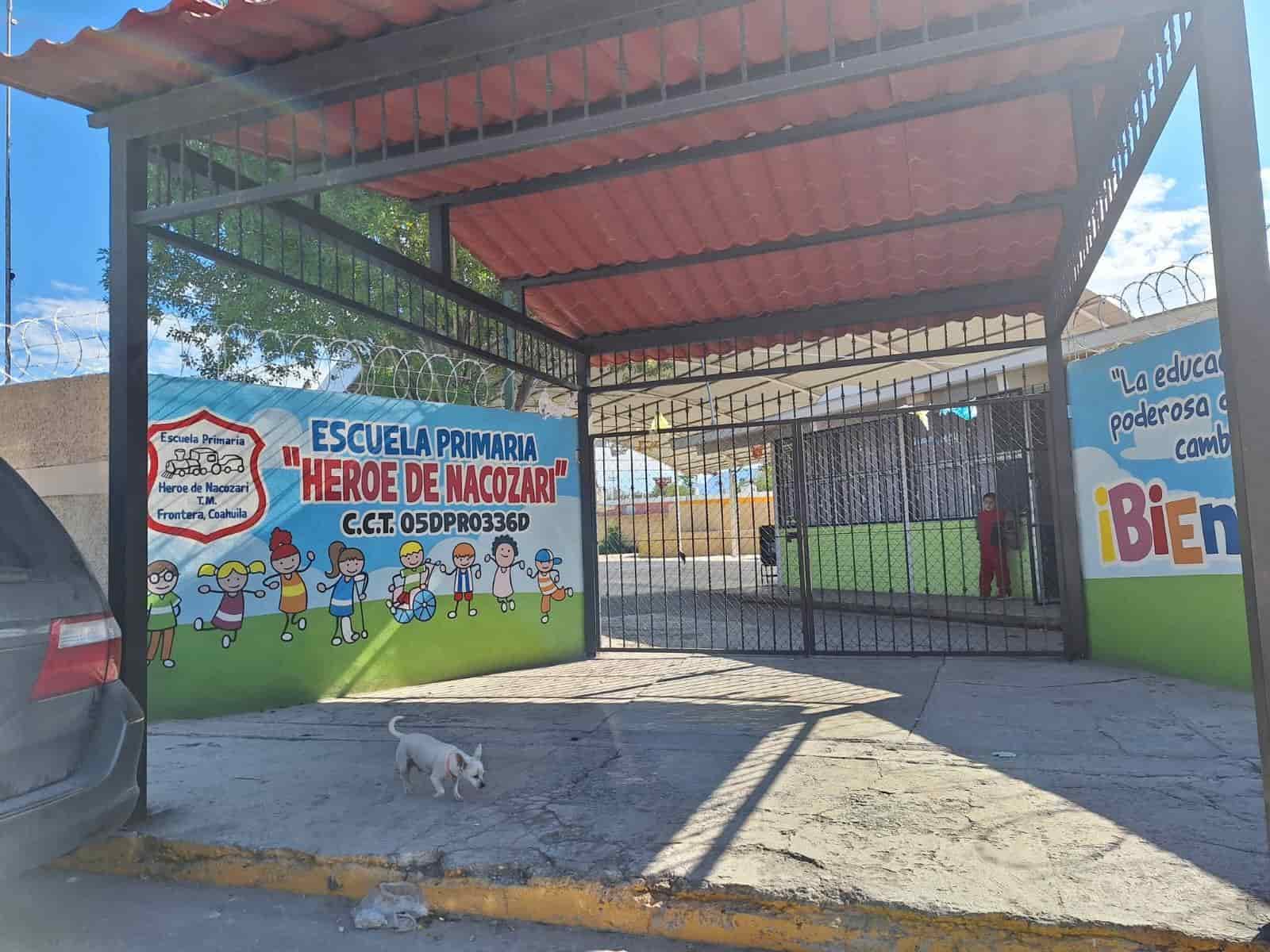 Sufren accidente dentro de escuela