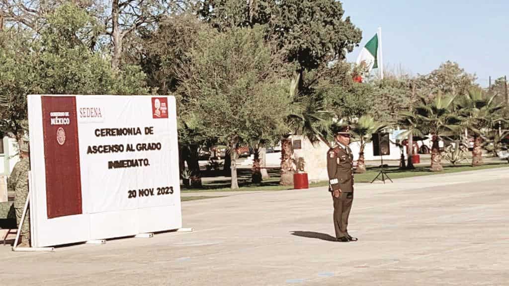 Realizan imposición de ascensos en Regimiento Realizan imposición de ascensos en Regimiento