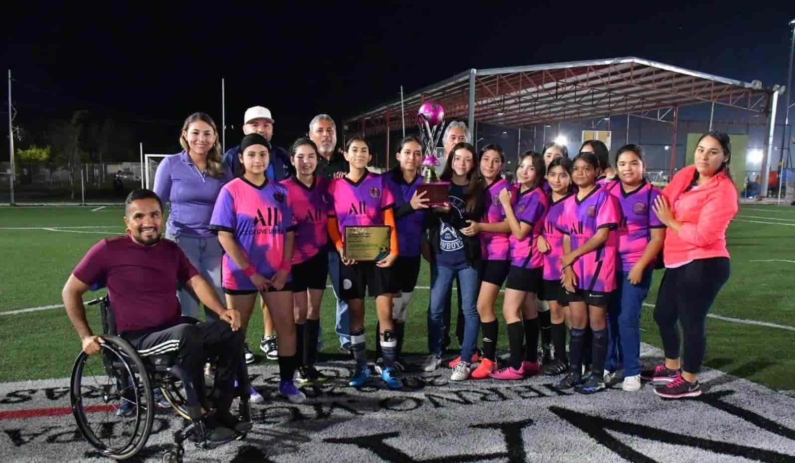 Finaliza liga de fútbol 7 femenil en Nava