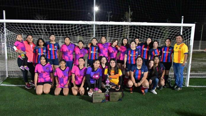 Finaliza liga de fútbol 7 femenil en Nava