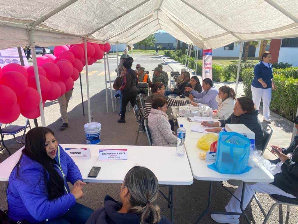 Lleva DIF brigada a familias de militares