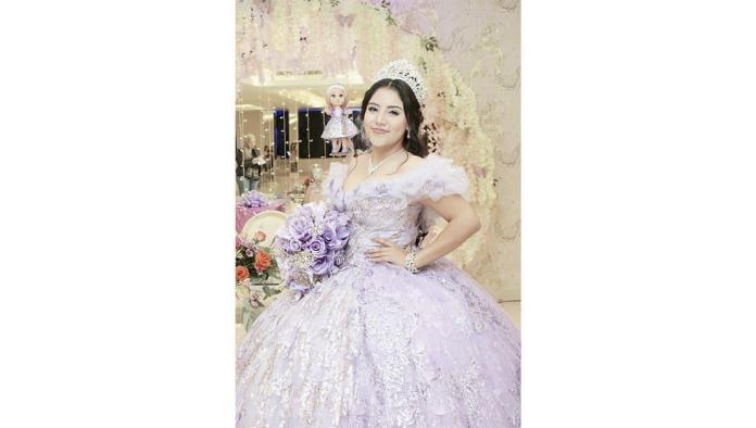 Leslie Guadalupe celebra sus XV primaveras