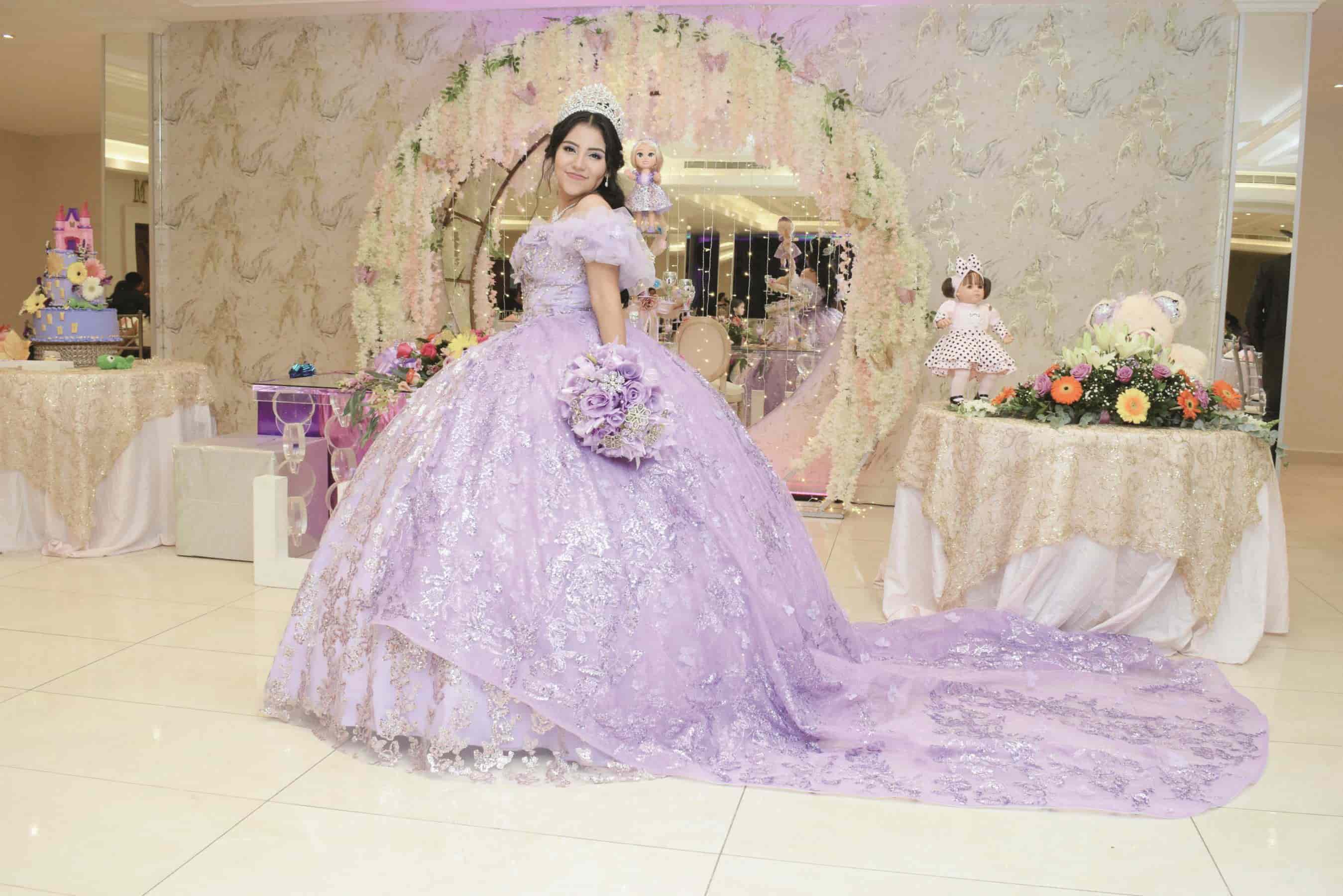 Leslie Guadalupe celebra sus XV primaveras
