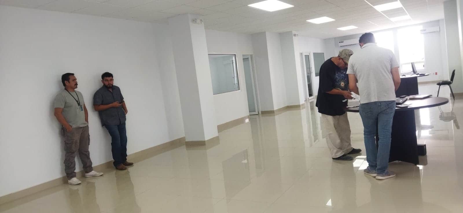 Abandonó líder sindical a trabajadores de CFO