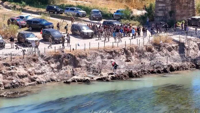 Cerrarían puente por “amenaza” migrante