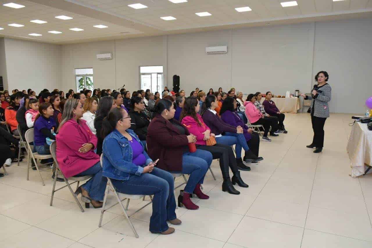 Realizan conferencia “El Perdón” en Nava