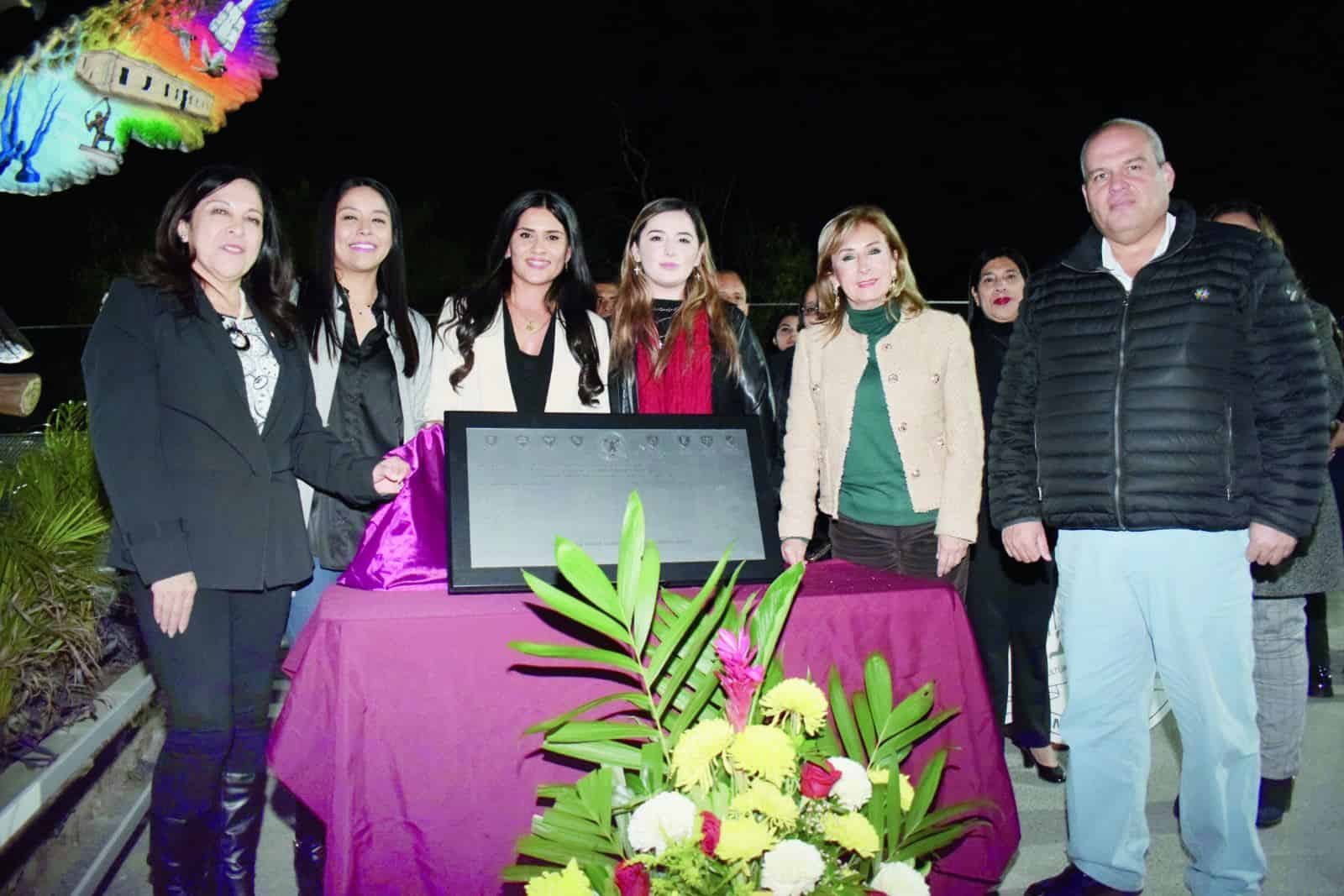Universidad Vizcaya de las Américas: Develan Águila Institucional y placa conmemorativa