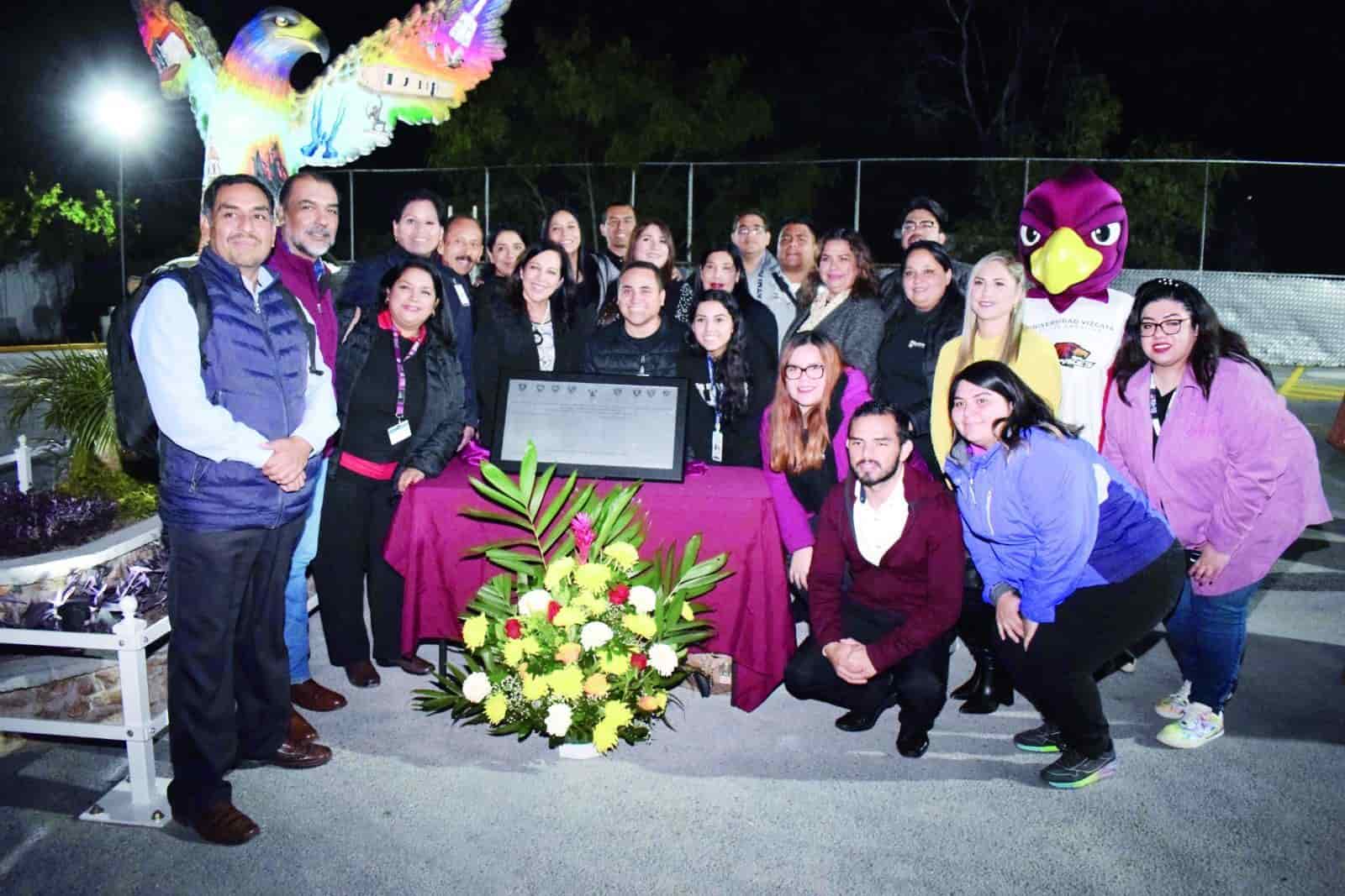 Universidad Vizcaya de las Américas: Develan Águila Institucional y placa conmemorativa