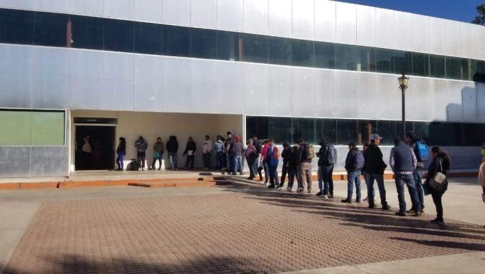 Ofertan 100 vacantes