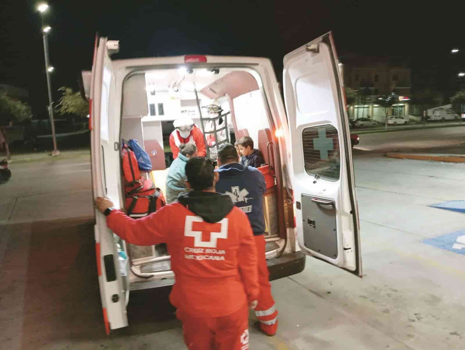 Embiste cuatrimoto tripulada por familia