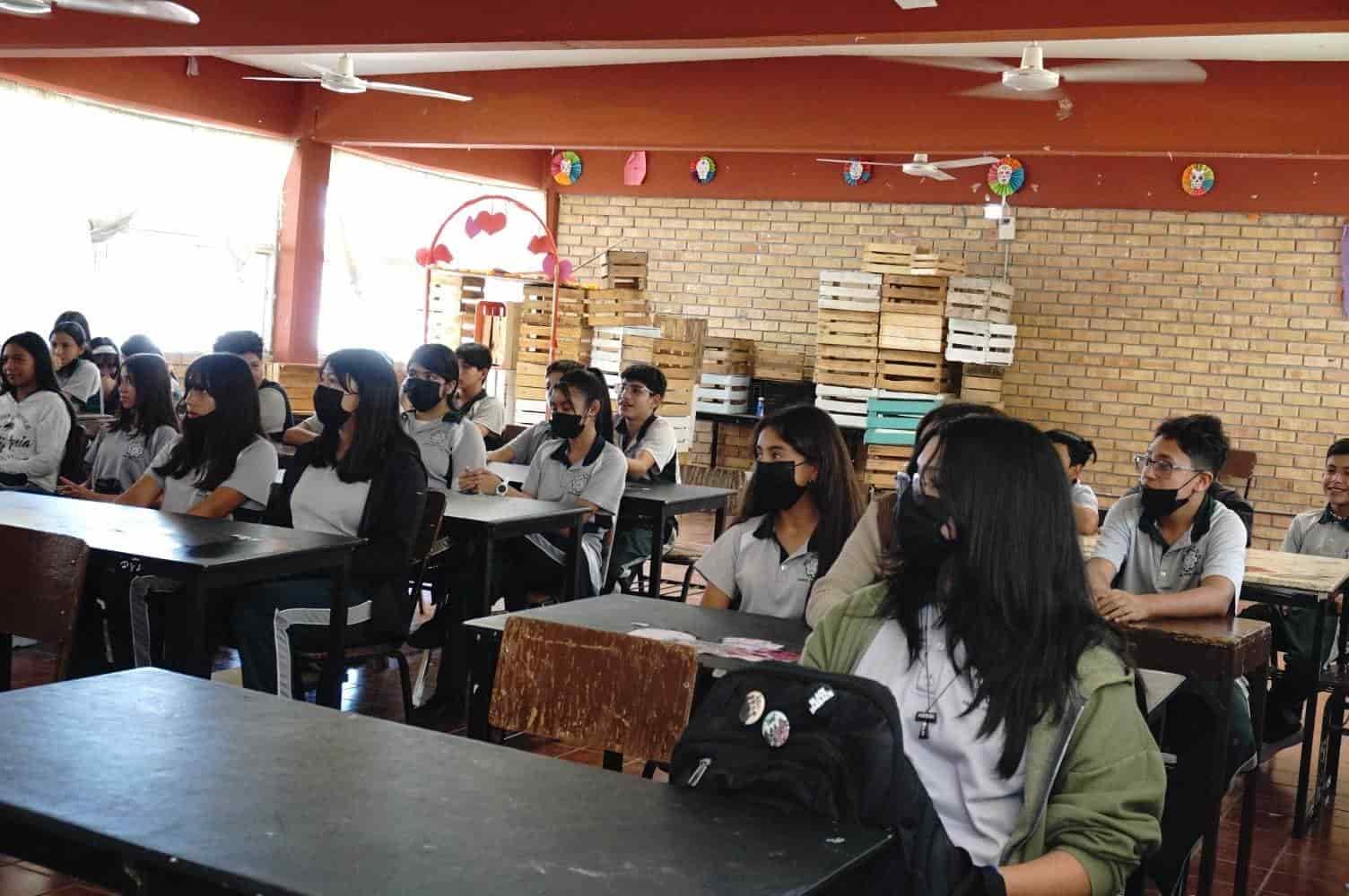 Orientan a jóvenes a prevenir violencia