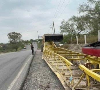 Apoya CONALEP en reconstruir puente