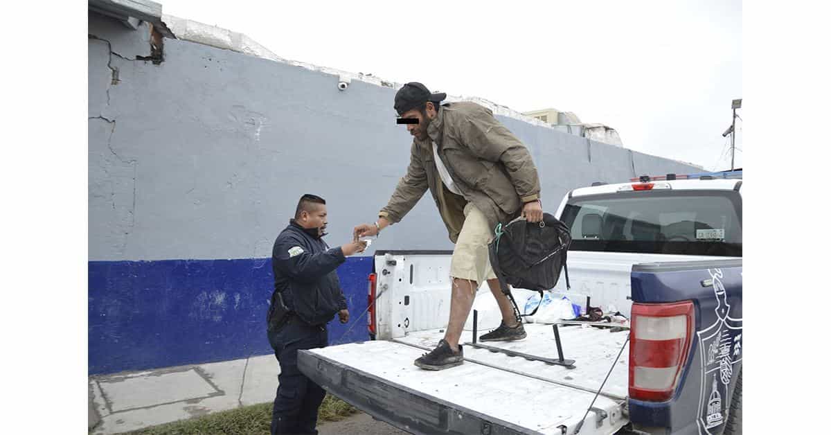 Le cortan ‘el vuelo; lo encierran en las celdas