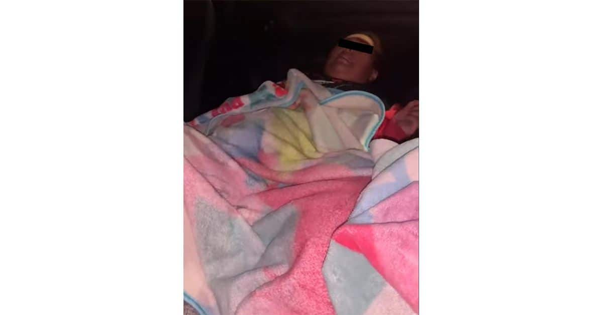 Bebe nace en taxi fuera de la clínica 92 Bebe nace en taxi fuera de la clínica 92