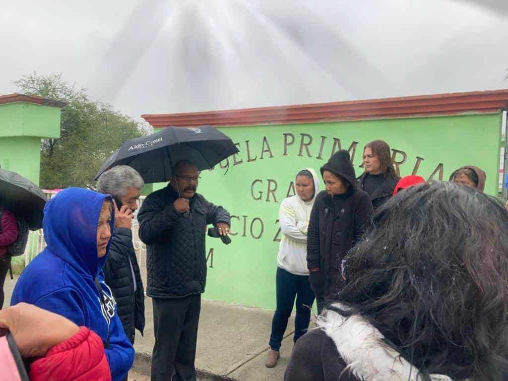 Bloquean padres la Ignacio Zaragoza