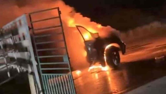Arde camioneta no hubo lesionados