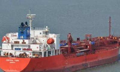 Rescatan barco petrolero secuestrados por rebeldes de Yemen