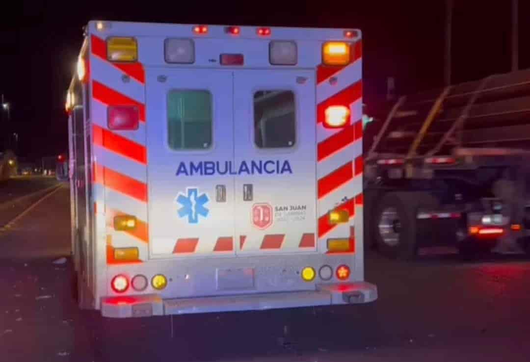 Avienta al marido del auto en movimiento Avienta al marido del auto en movimiento