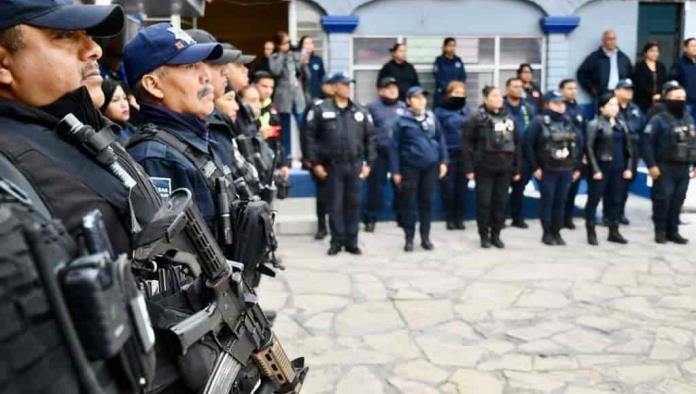 Presenta equipo Director de Policía