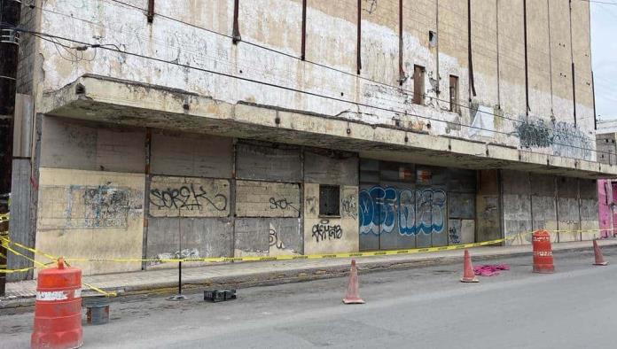 Acordona Protección Civil Cine Diana ubicado en la zona centro de Monclova