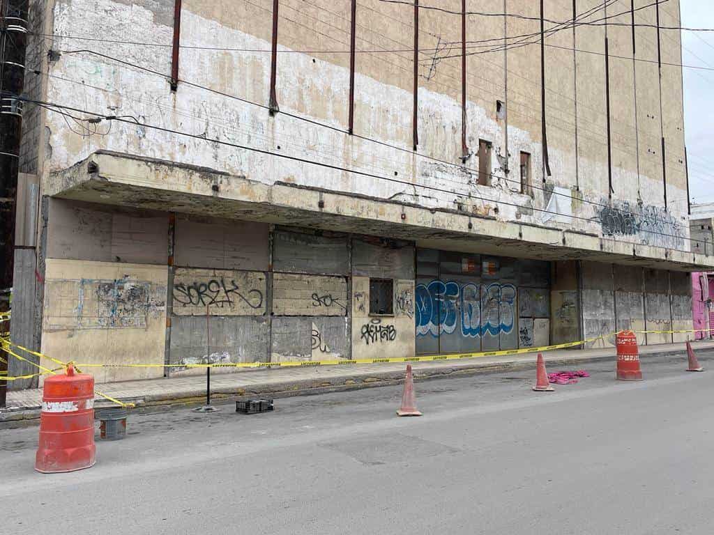 Acordona Protección Civil Cine Diana ubicado en la zona centro de Monclova