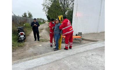 Se cae de la moto por salvar un perro