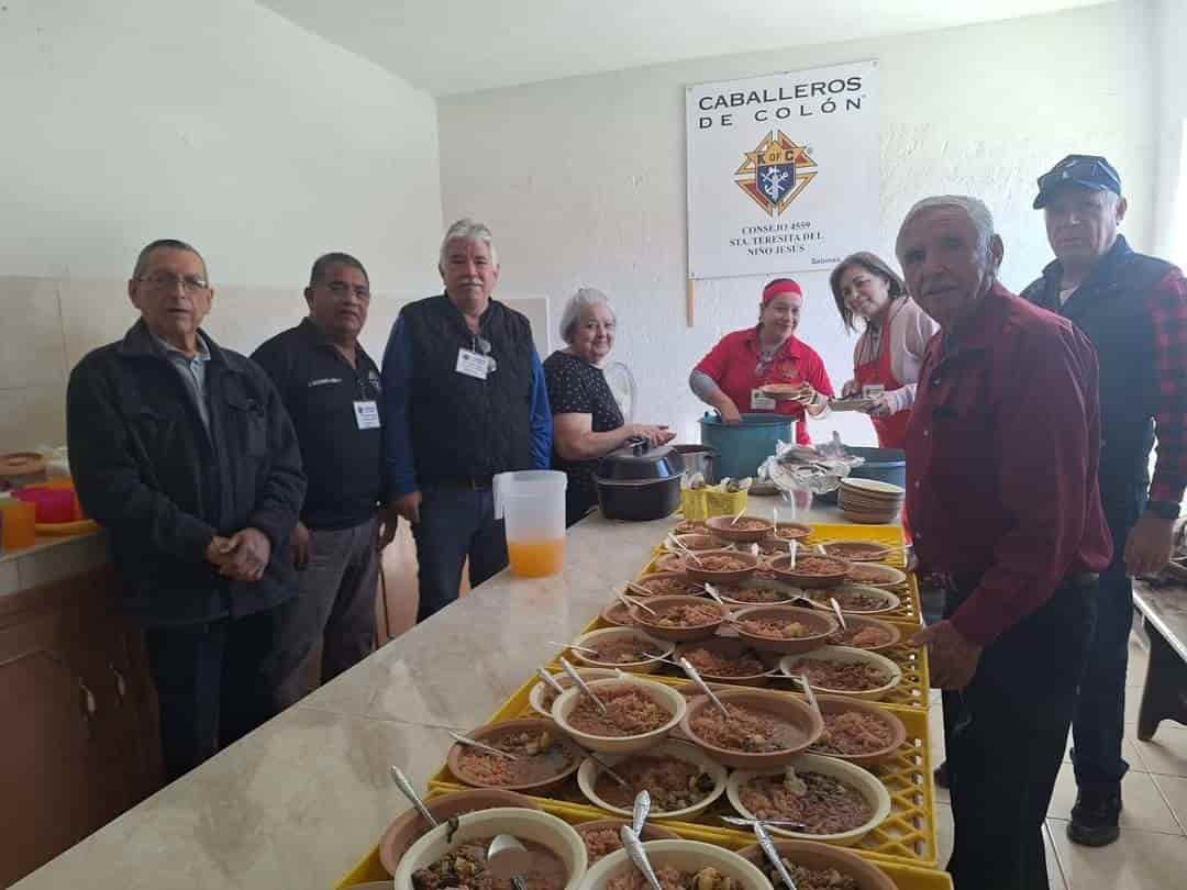 Llegan 300 migrantes Llegan 300 migrantes