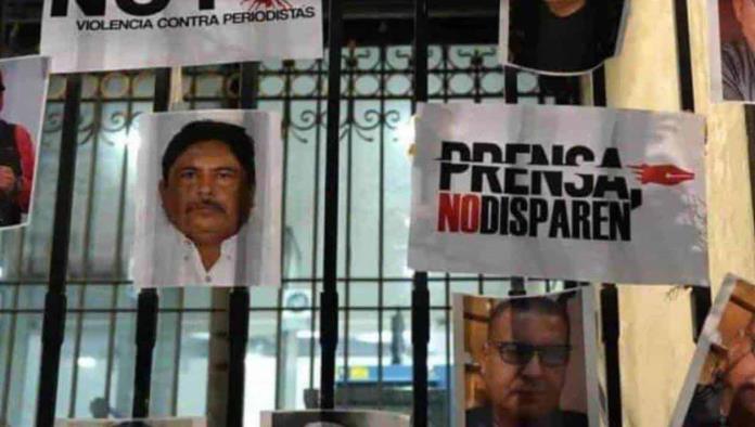 Sicarios atacan a un reportero en Apatzingán; Dejan a dos hombres heridos Sicarios atacan a un reportero en Apatzingán; Dejan a dos hombres heridos