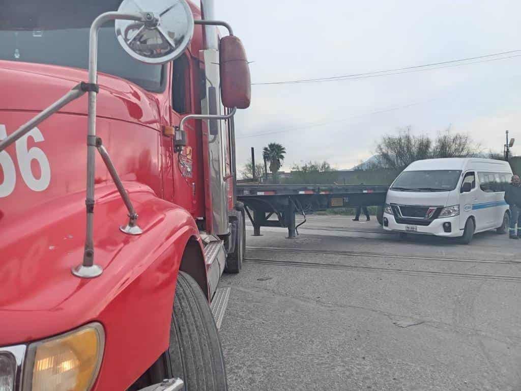 Se cae de la moto por salvar un perro