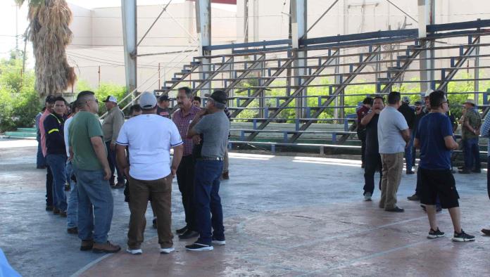 Ansiosos obreros por volver a trabajar