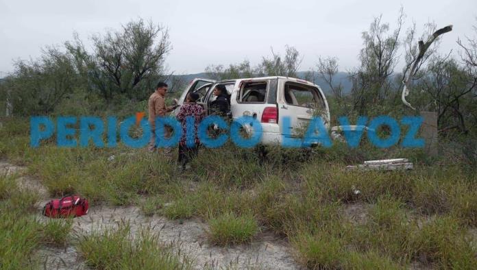 Mueren dos en volcadura en la carretera federal 57