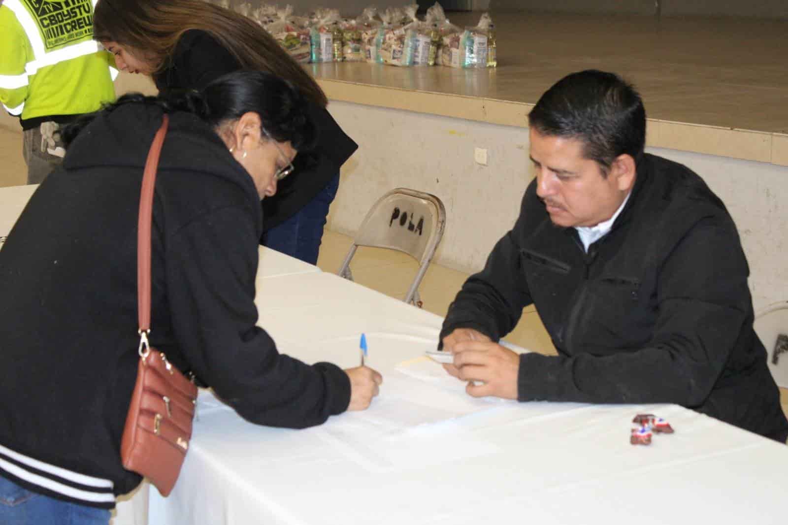 Entregan las últimas despensas del programa Fortaleciendo al Adulto Mayor en Allende
