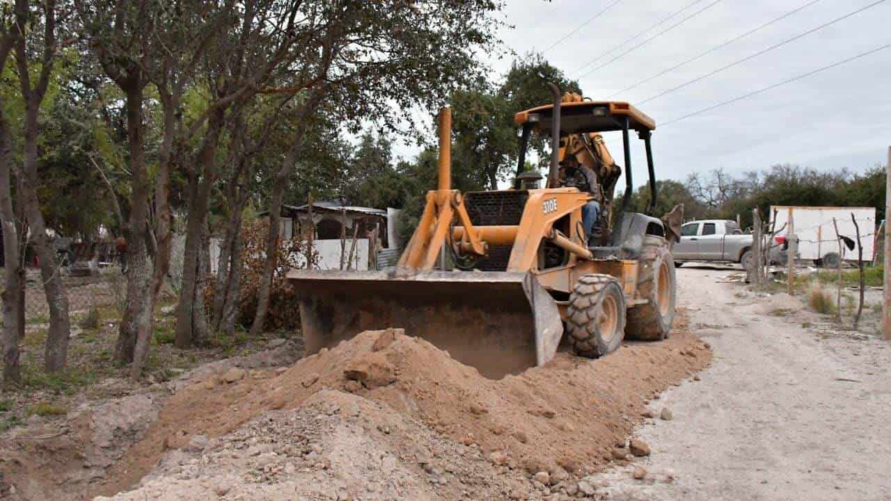 Entregan red de agua potable en El Encino 2