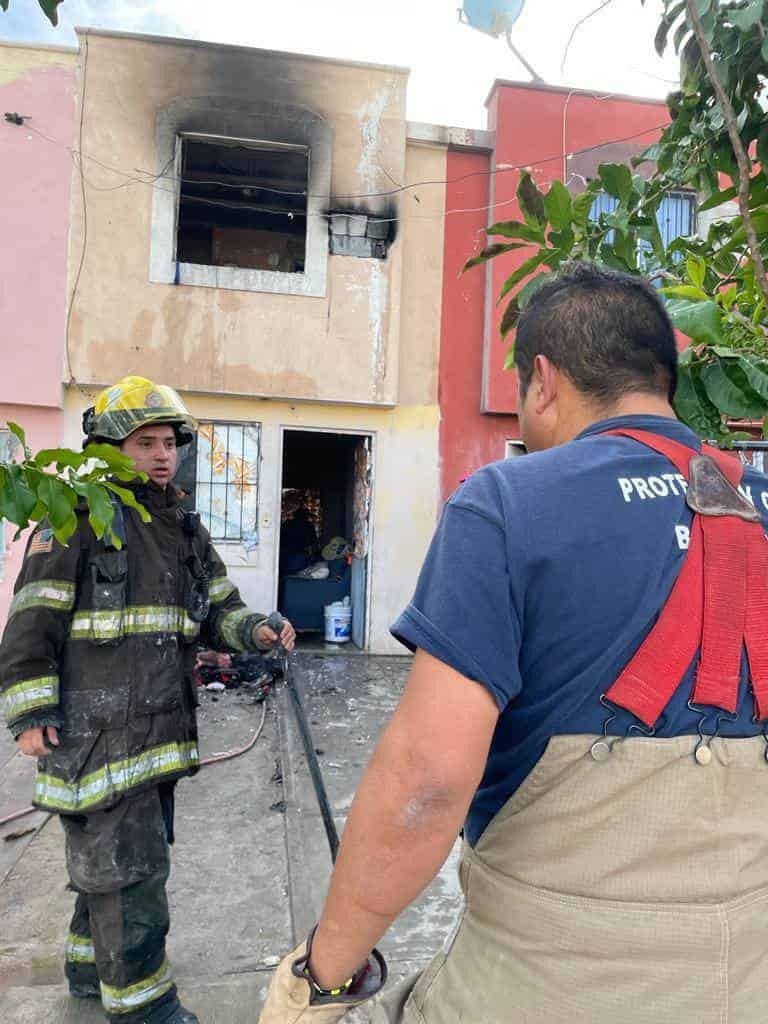 Sale a la tienda y vecino le quema casa
