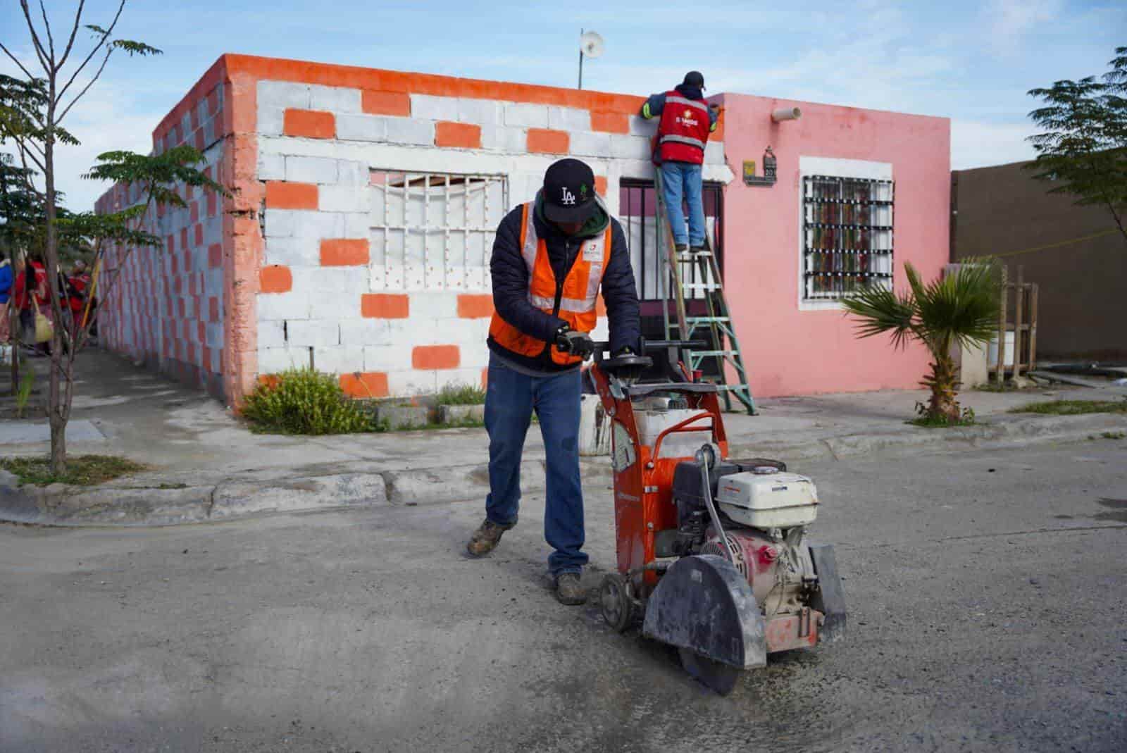 “Enchulan” las casas de 40 familias con programa municipal 