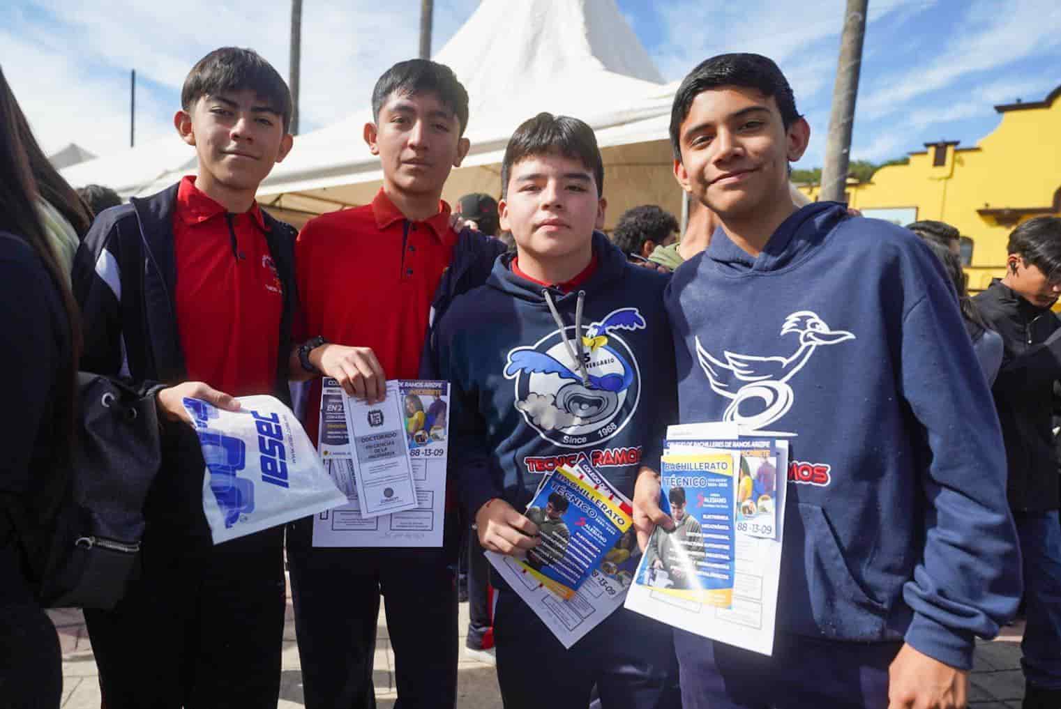 Realizan Expo Prepa  y Universidades 23