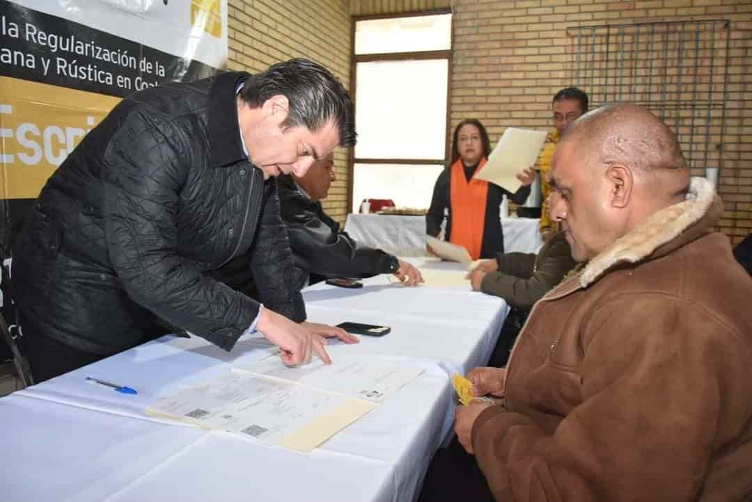 Escrituran 300 vecinos de la Lázaro Cárdenas 