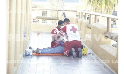Se electrocuta ex socorrista