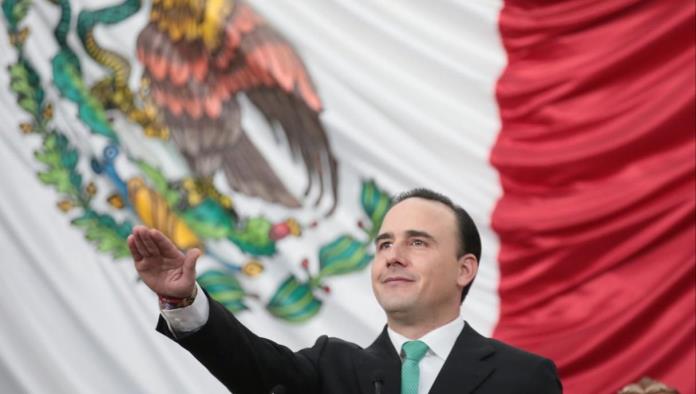 “Con todo pa’ delante, a pasos de gigante”; Manolo protesta como Gobernador de Coahuila