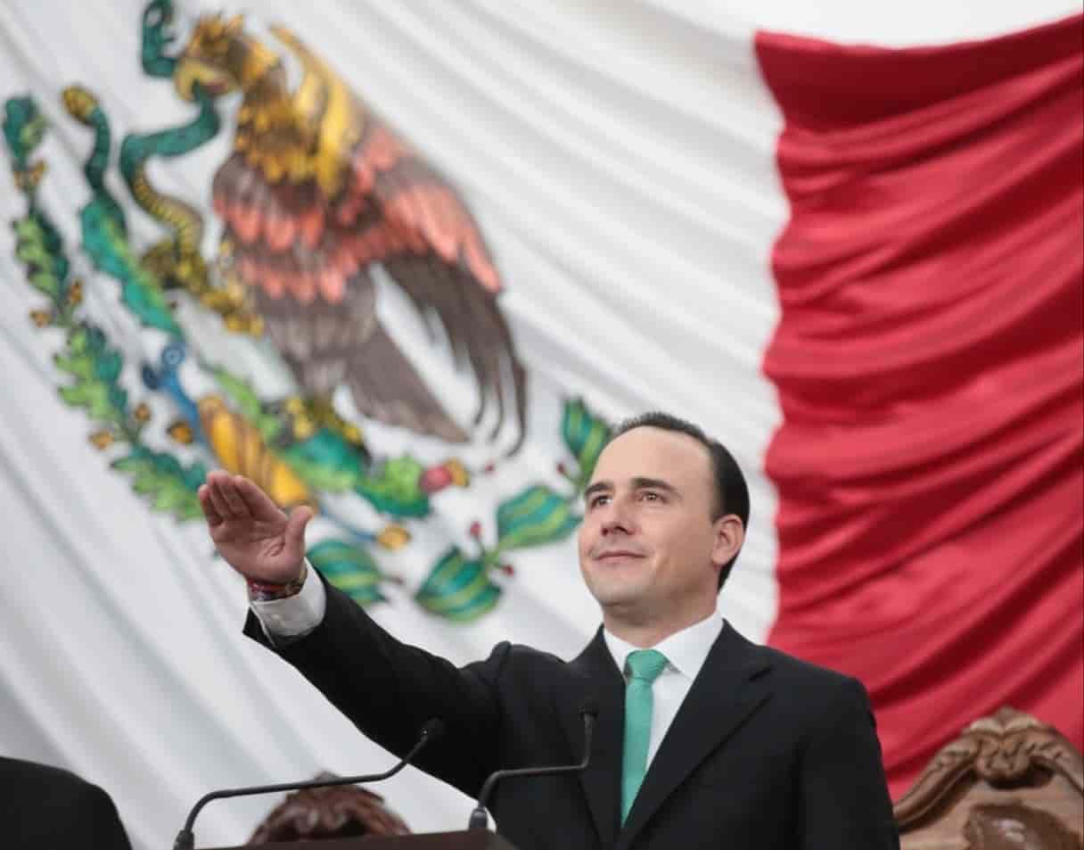 "Con todo pa´ delante, a pasos de gigante"; Manolo protesta como Gobernador de Coahuila