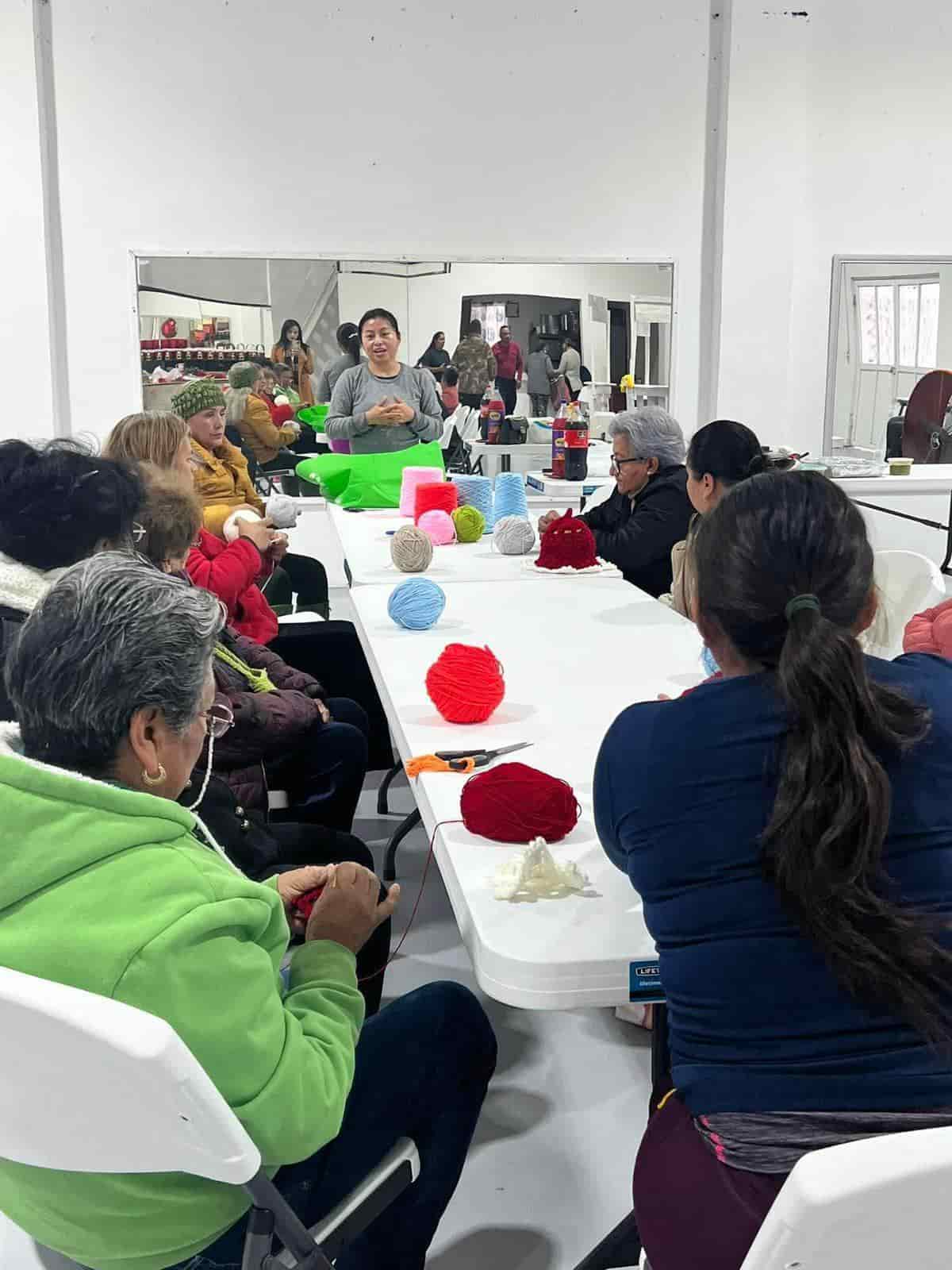 ¡GRADUADAS! Gran participación en el taller para mujeres Tejiendo Redes