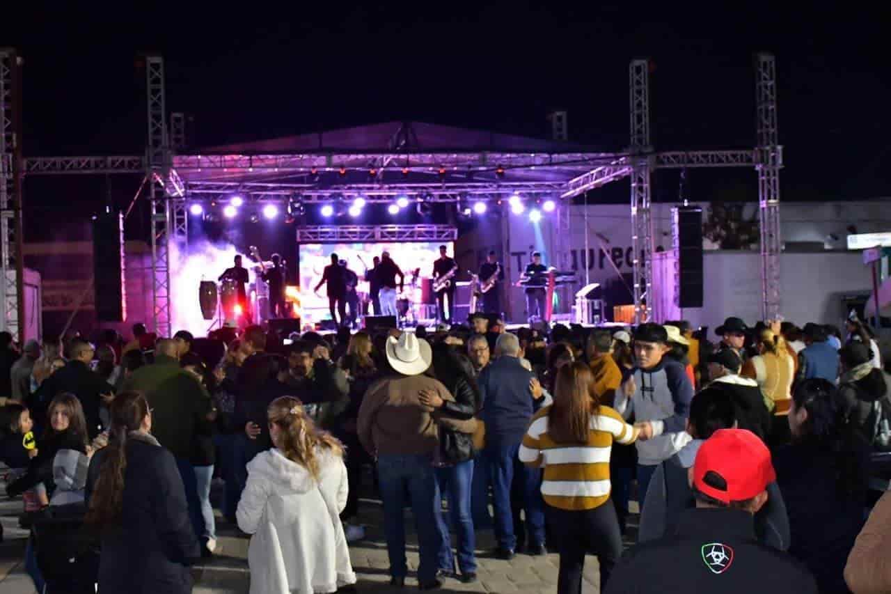 ¡CON MÚSICA Y BAILE! Arrancan las fiestas del santo patrono San Andrés Apóstol en Nava