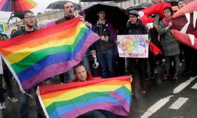 Policía de Moscú hace redadas en bares gay tras aprobación de ley anti LGBT
