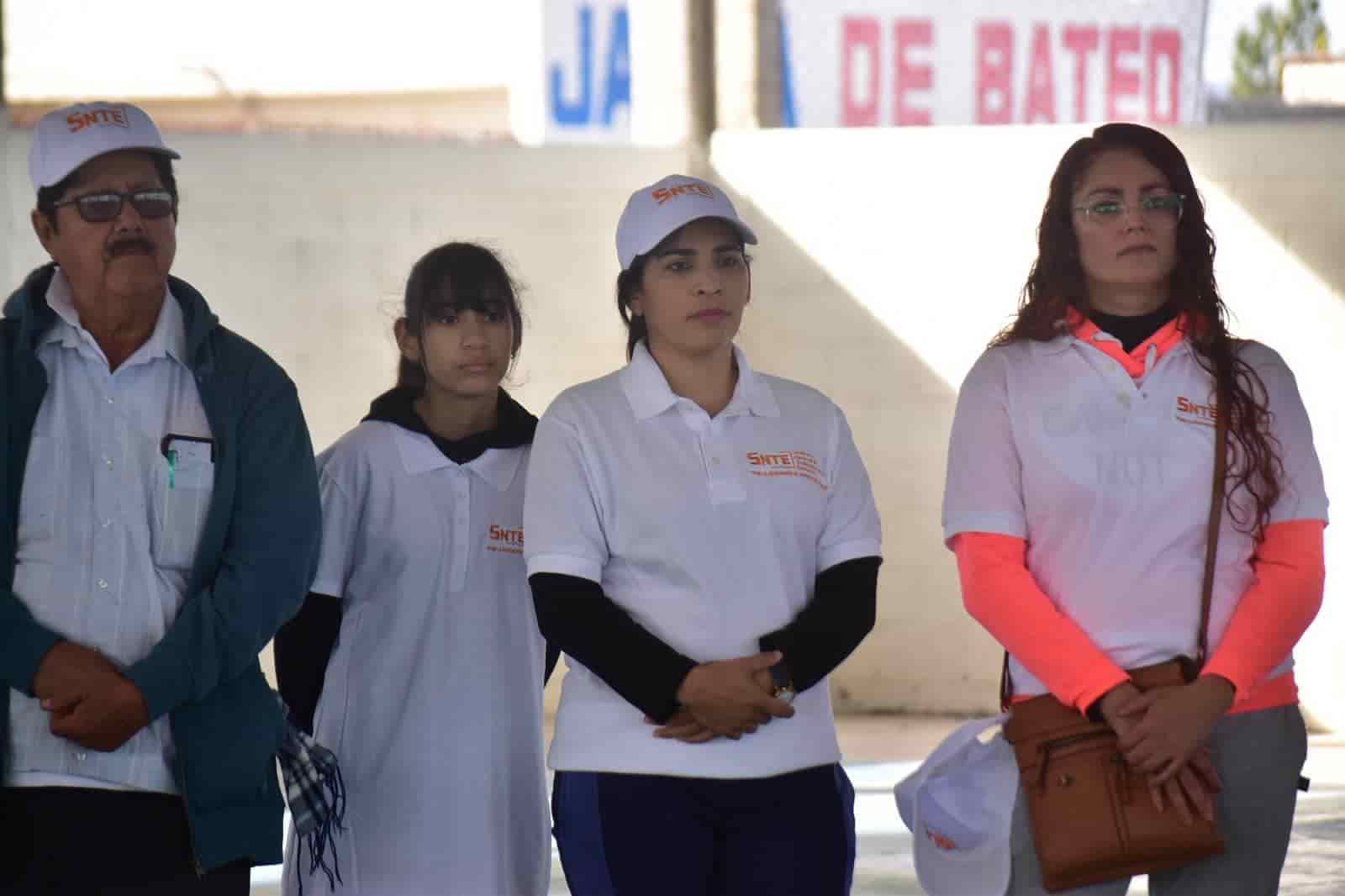 Docentes celebran 80 años del SNTE