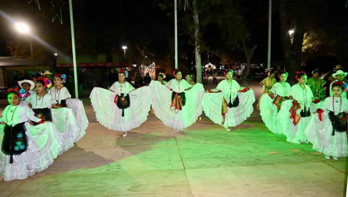 ¡Culminan las fiestas de San Andrés Apóstol con gran espectáculo en Nava!