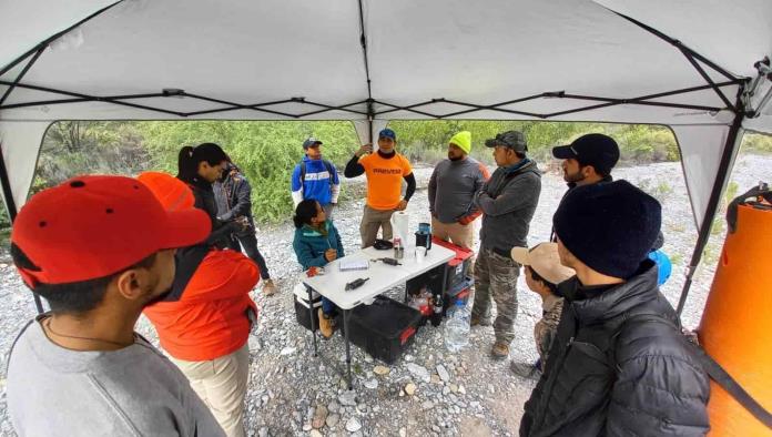 Rescatistas de Nava reciben certificación internacional