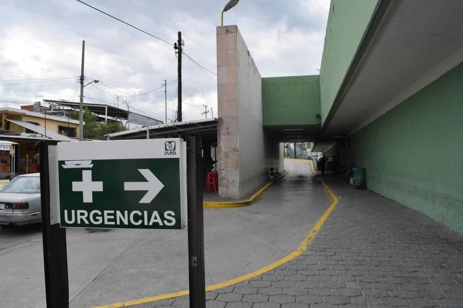 Retiene el IMSS camillas a Protección Civil